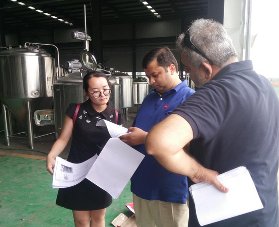 參觀精釀啤酒車間 參觀精釀啤酒車間