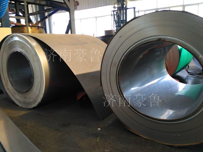 等待加工成啤酒設備的原料 等待加工成啤酒設備的原料