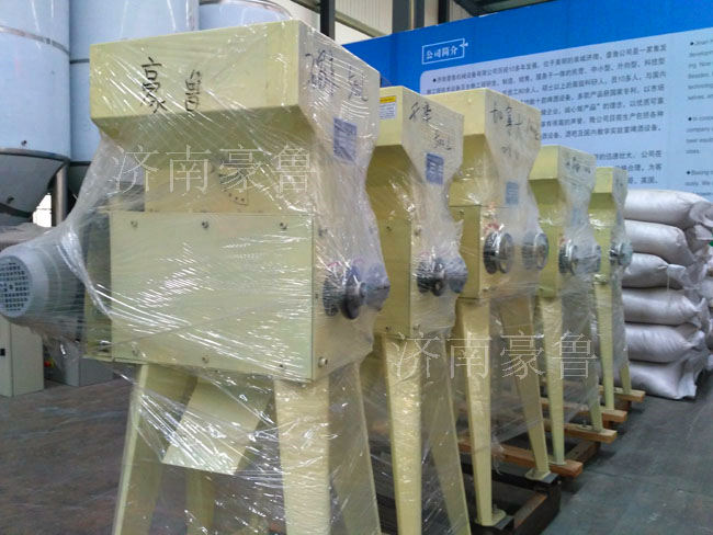 打包好等待發貨的啤酒設備 打包好等待發貨的啤酒設備