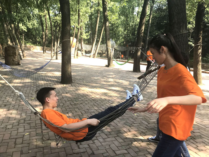 大家玩?zhèn)€吊床 大家玩?zhèn)€吊床